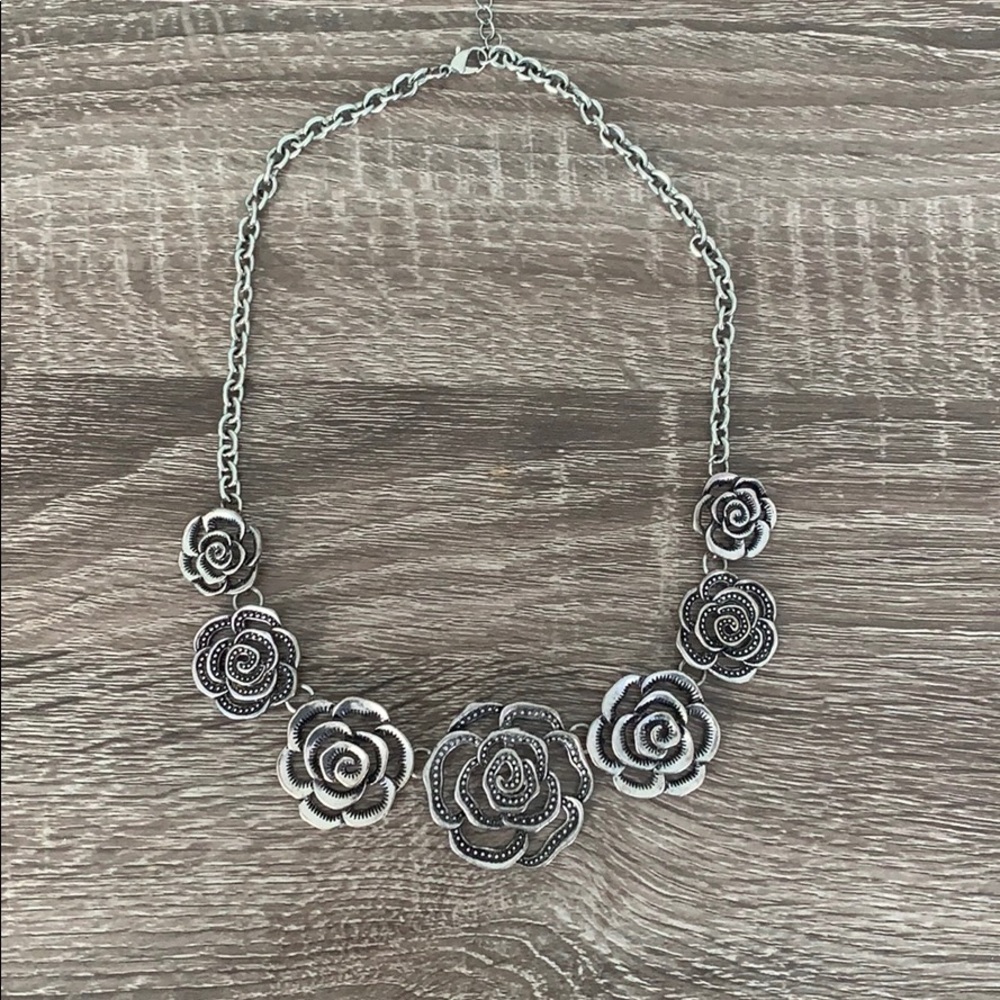 Silver flower necklace